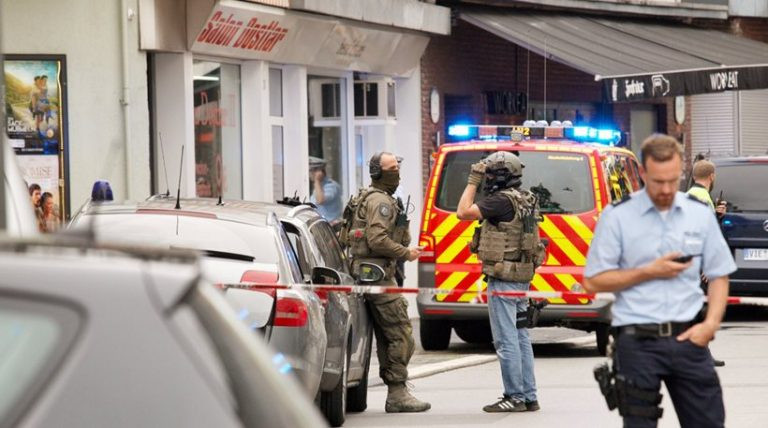 Γερμανία: Δύο Σύροι 14 και 16 ετών συνελήφθησαν για την επίθεση με μαχαίρι στο Βούπερταλ